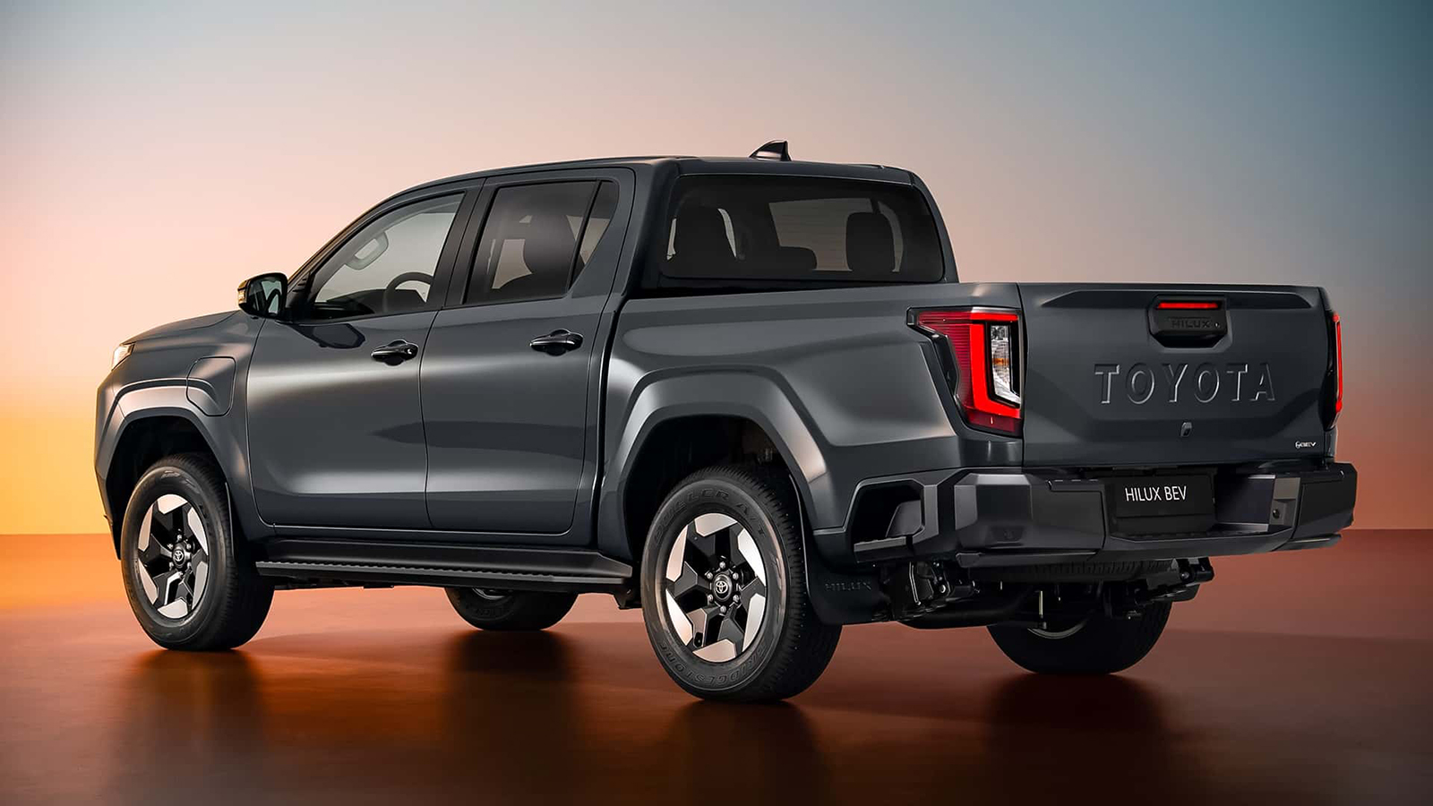 Νέο Toyota Hilux: Έγινε ηλεκτρικό, κρατάει diesel φέρνει και υδρογόνο